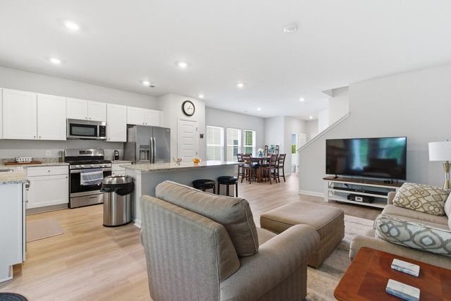 8010 Reagan Way, North Charleston, SC 29418