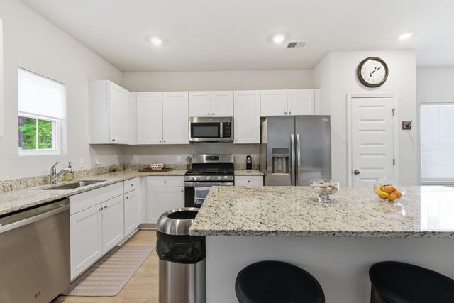 8010 Reagan Way, North Charleston, SC 29418