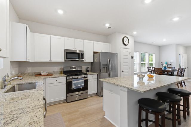 8010 Reagan Way, North Charleston, SC 29418