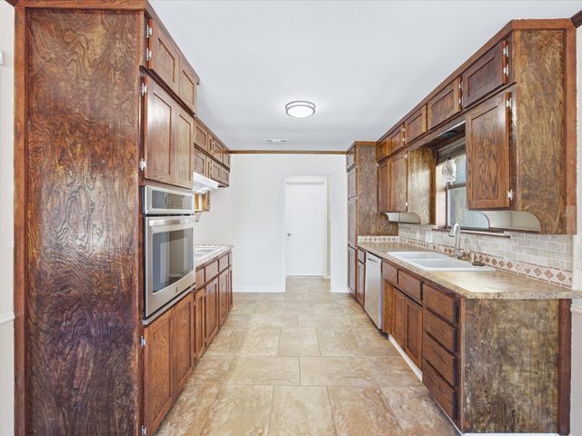 708 NW Sandra Lane, Burleson, TX 76028