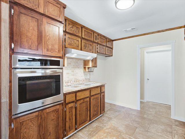 708 NW Sandra Lane, Burleson, TX 76028