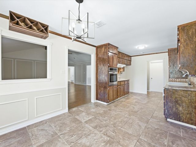 708 NW Sandra Lane, Burleson, TX 76028