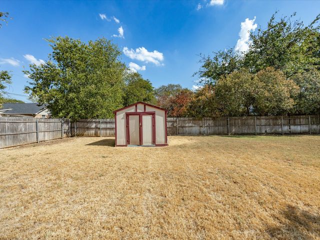 708 NW Sandra Lane, Burleson, TX 76028