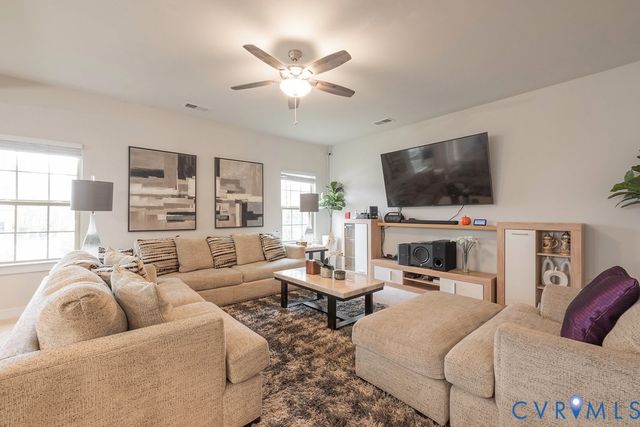 10419 Centralia Station Rd, Chester, VA 23831