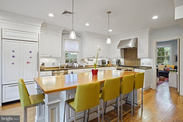 4414 LOWELL ST NW, Washington, DC 20016