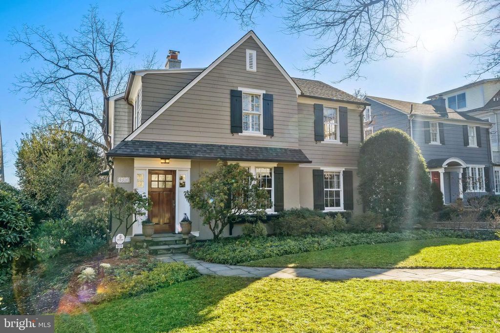 4414 LOWELL ST NW, Washington, DC 20016