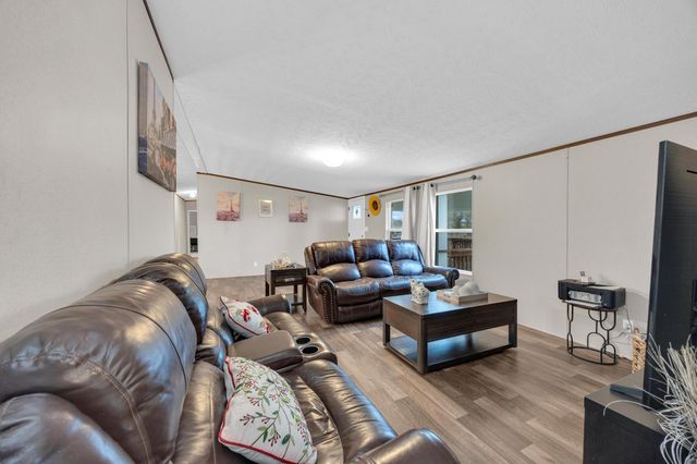 354 Oak Arbor TRL, Del Valle, TX 78617