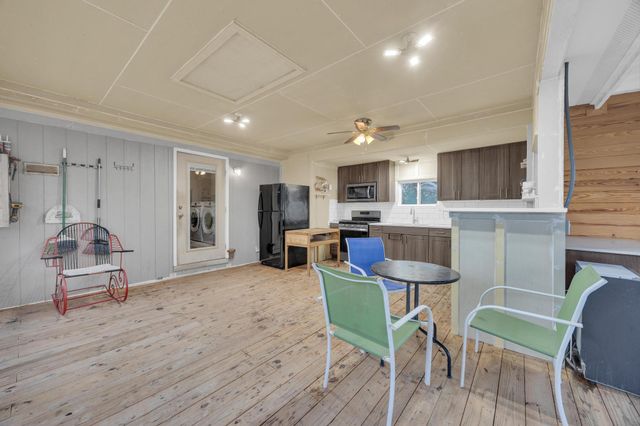 354 Oak Arbor TRL, Del Valle, TX 78617