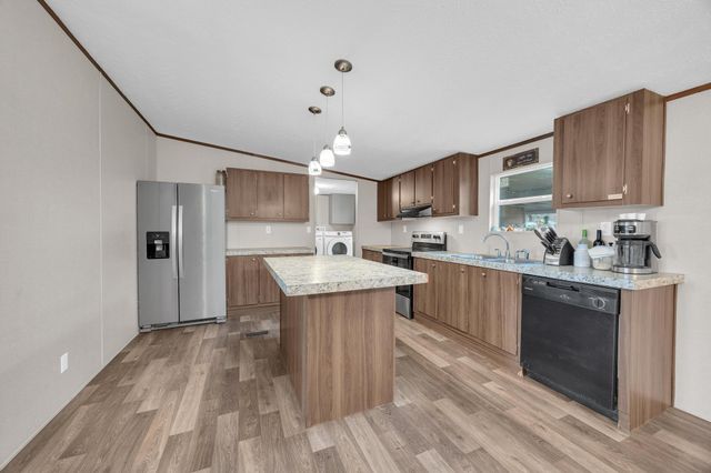 354 Oak Arbor TRL, Del Valle, TX 78617