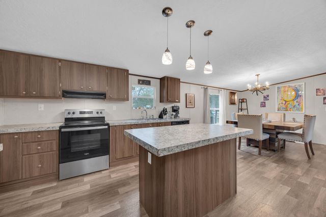 354 Oak Arbor TRL, Del Valle, TX 78617