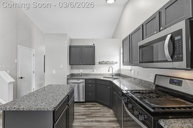 1833 Savannah Lane, Ypsilanti, MI 48198