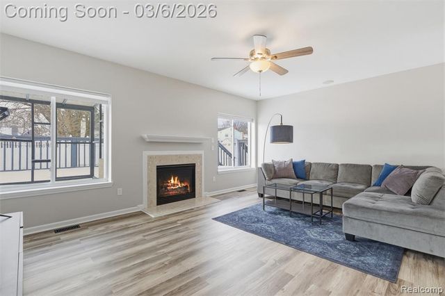 1833 Savannah Lane, Ypsilanti, MI 48198