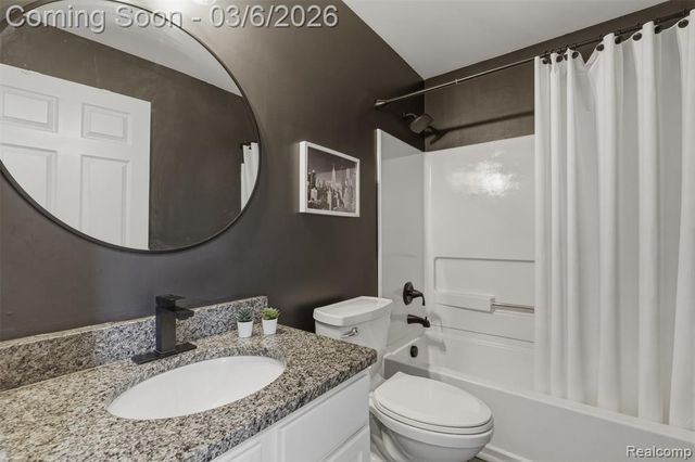 1833 Savannah Lane, Ypsilanti, MI 48198