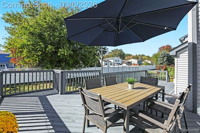 1833 Savannah Lane, Ypsilanti, MI 48198