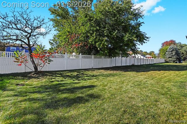 1833 Savannah Lane, Ypsilanti, MI 48198