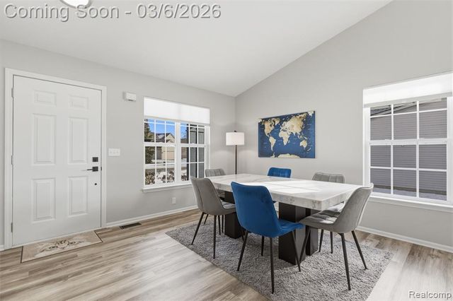 1833 Savannah Lane, Ypsilanti, MI 48198