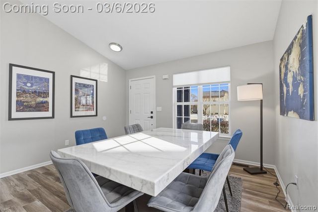 1833 Savannah Lane, Ypsilanti, MI 48198