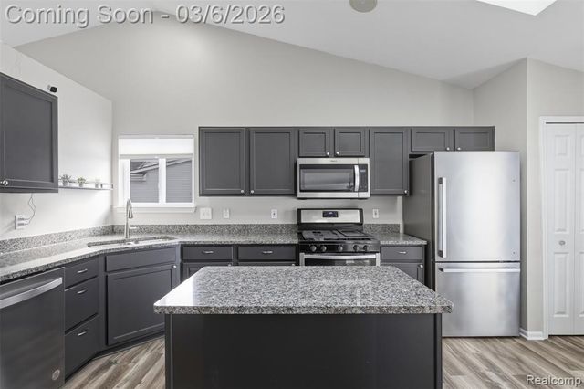 1833 Savannah Lane, Ypsilanti, MI 48198