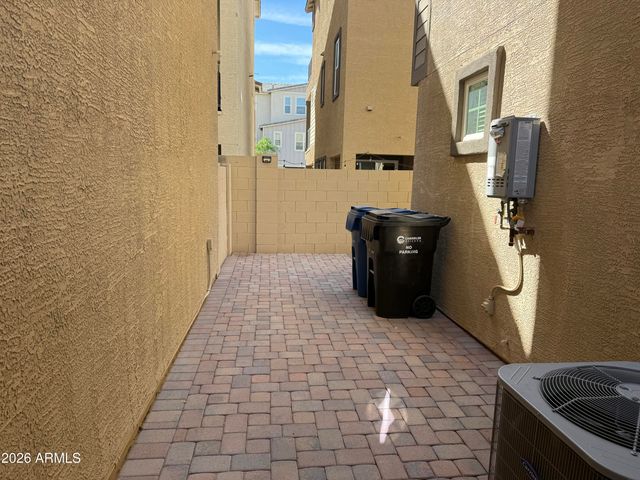 637 W WINCHESTER Drive, Chandler, AZ 85286