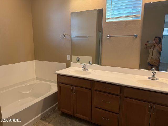 637 W WINCHESTER Drive, Chandler, AZ 85286