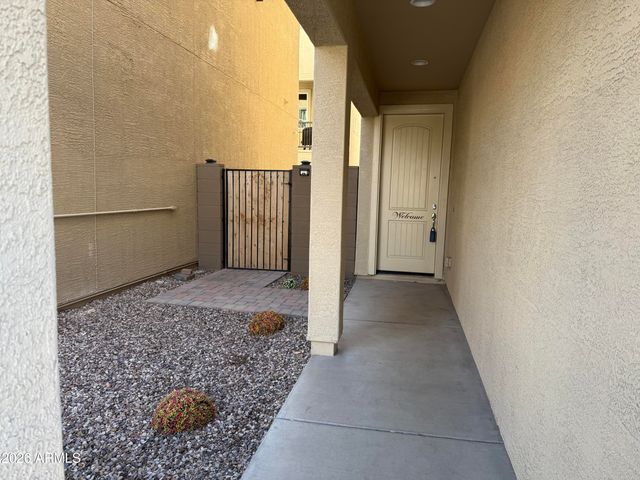 637 W WINCHESTER Drive, Chandler, AZ 85286