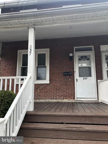 237 CHESTNUT AVE, Ardmore, PA 19003