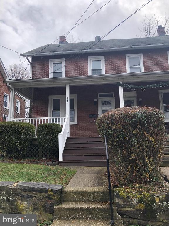 237 CHESTNUT AVE, Ardmore, PA 19003
