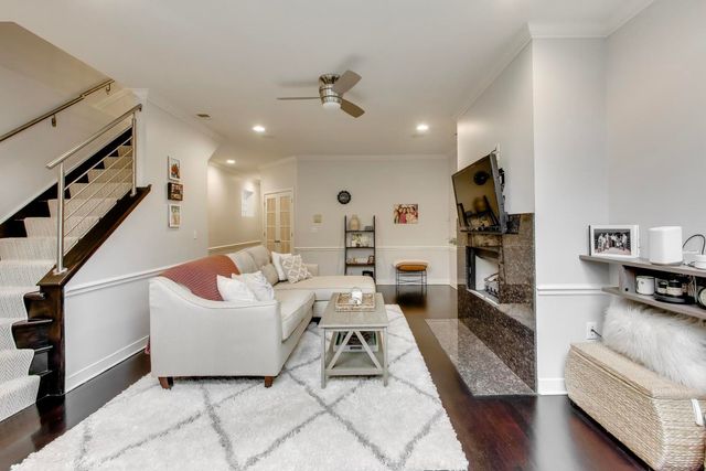 1638 W Diversey Parkway 1, Chicago, IL 60614