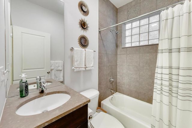 1638 W Diversey Parkway 1, Chicago, IL 60614