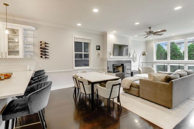 1638 W Diversey Parkway 1, Chicago, IL 60614