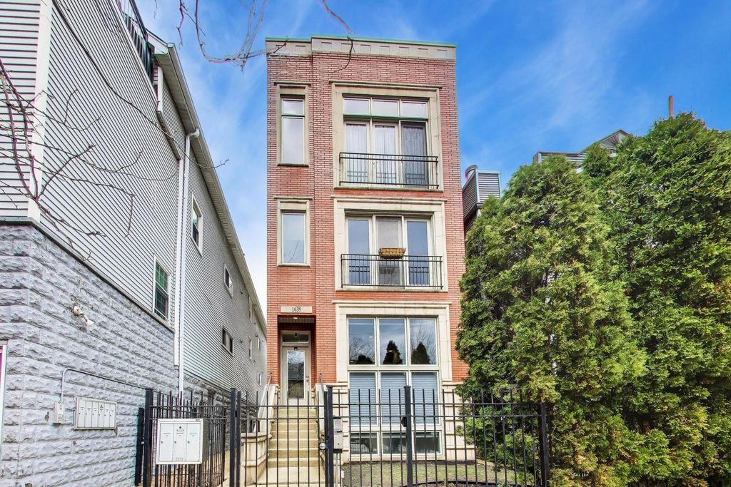 1638 W Diversey Parkway 1, Chicago, IL 60614