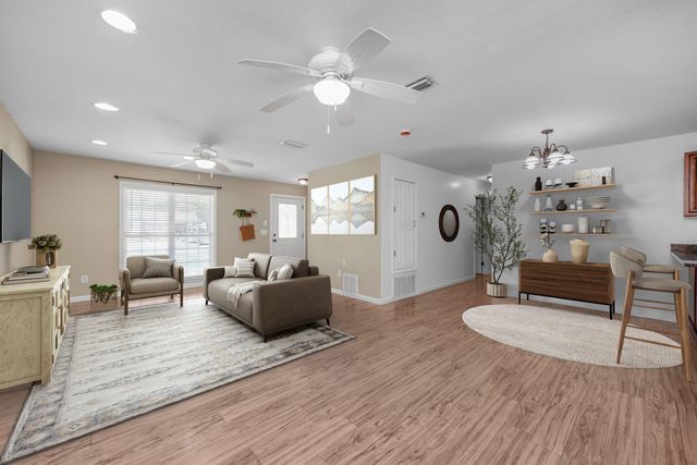 208 Moriarty Street, Fort Walton Beach, FL 32548
