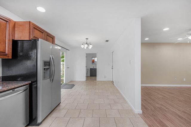 208 Moriarty Street, Fort Walton Beach, FL 32548