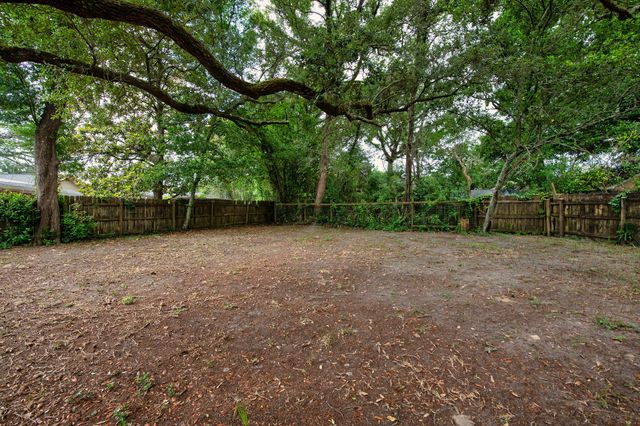 208 Moriarty Street, Fort Walton Beach, FL 32548