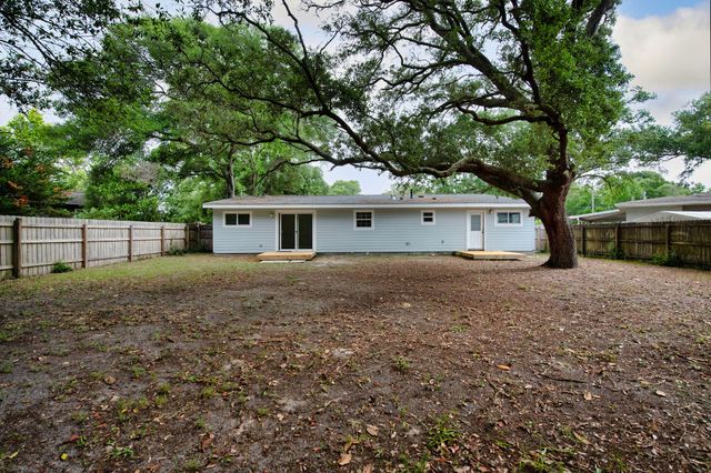 208 Moriarty Street, Fort Walton Beach, FL 32548