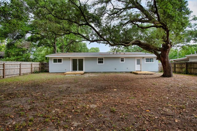 208 Moriarty Street, Fort Walton Beach, FL 32548