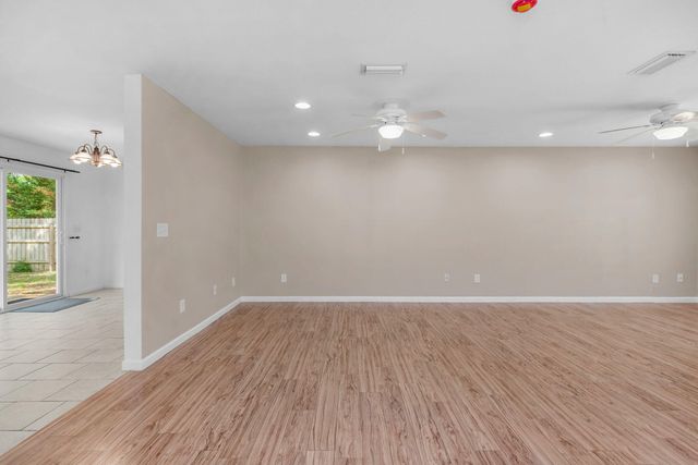 208 Moriarty Street, Fort Walton Beach, FL 32548