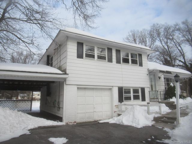 10 Lori Street, Poughkeepsie, NY 12603