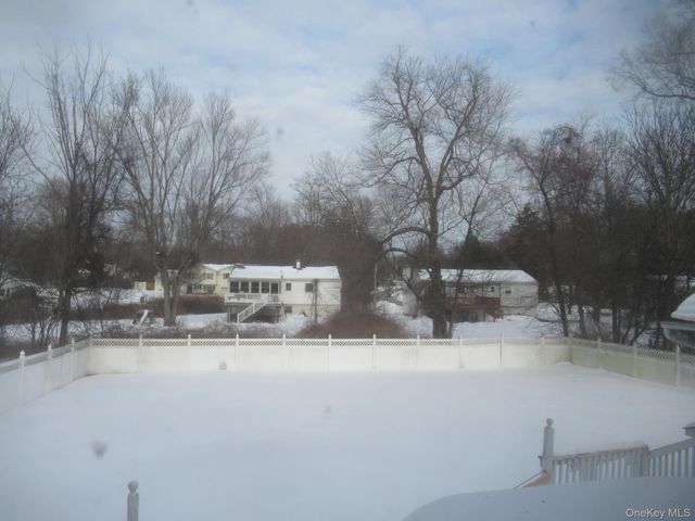 10 Lori Street, Poughkeepsie, NY 12603