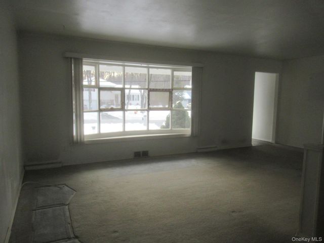 10 Lori Street, Poughkeepsie, NY 12603