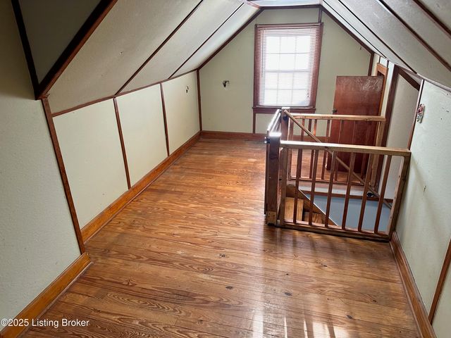 332 E Esplanade Ave, Louisville, KY 40214