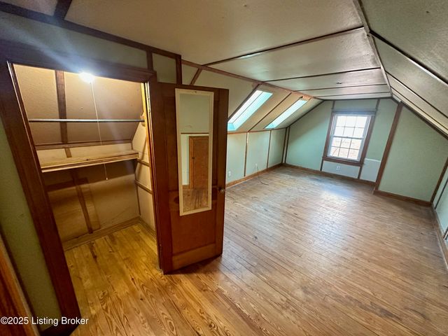 332 E Esplanade Ave, Louisville, KY 40214