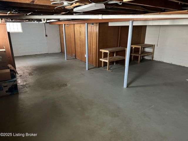 332 E Esplanade Ave, Louisville, KY 40214