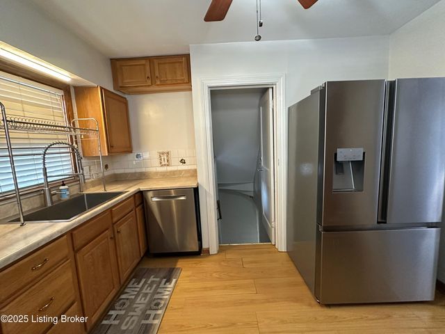 332 E Esplanade Ave, Louisville, KY 40214