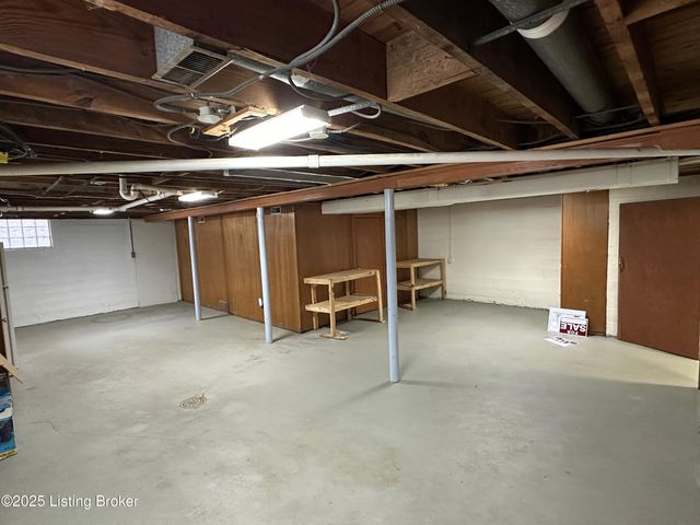 332 E Esplanade Ave, Louisville, KY 40214