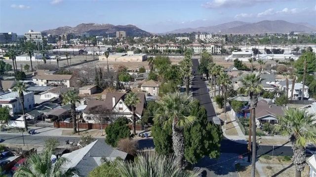 2726 5th Street 2, Riverside, CA 92507