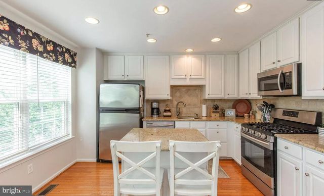 423 FORT HILL CIR, Fort Washington, PA 19034