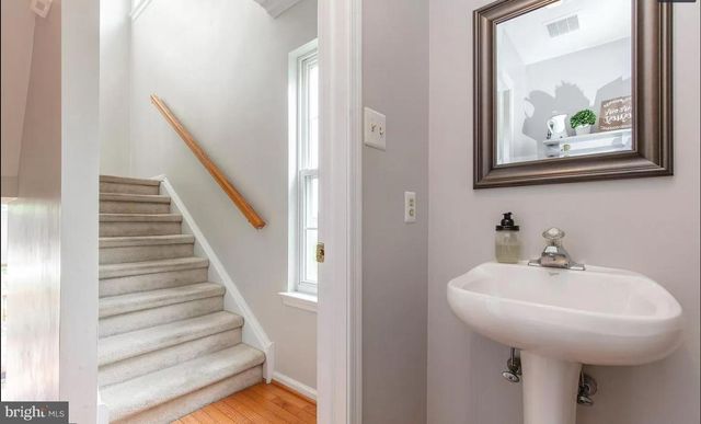 423 FORT HILL CIR, Fort Washington, PA 19034