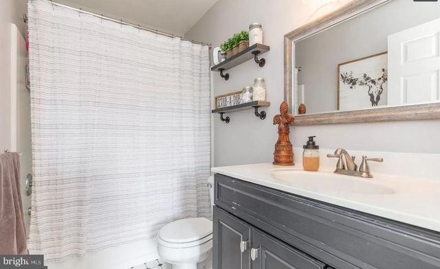 423 FORT HILL CIR, Fort Washington, PA 19034