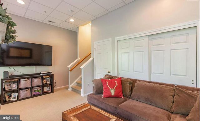 423 FORT HILL CIR, Fort Washington, PA 19034